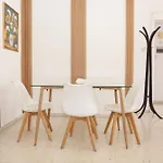 Διαμέρισμα Spacious 2 Bedroom Near Mall -internet 1gbps