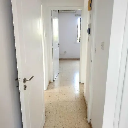 Spacious 2 Bedroom Near Mall -internet 1gbps