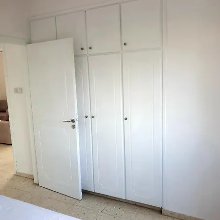 Spacious 2 Bedroom Near Mall -internet 1gbps * Pafos