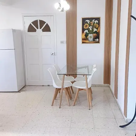 Spacious 2 Bedroom Near Mall -internet 1gbps Pafos