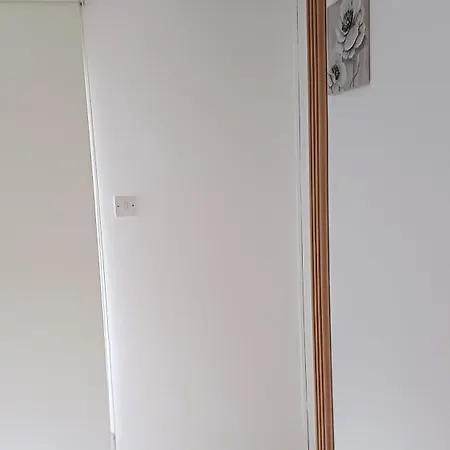 Spacious 2 Bedroom Near Mall -internet 1gbps