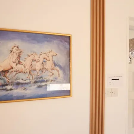 Διαμέρισμα Spacious 2 Bedroom Near Mall -internet 1gbps