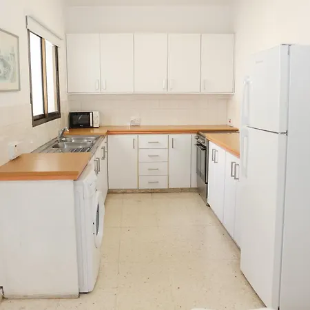Διαμέρισμα Spacious 2 Bedroom Near Mall -internet 1gbps