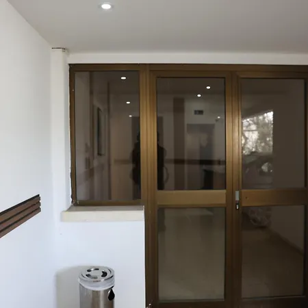 Spacious 2 Bedroom Near Mall -internet 1gbps *
