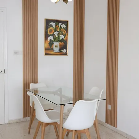 Διαμέρισμα Spacious 2 Bedroom Near Mall -internet 1gbps *