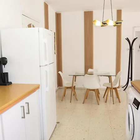 Spacious 2 Bedroom Near Mall -internet 1gbps Διαμέρισμα *