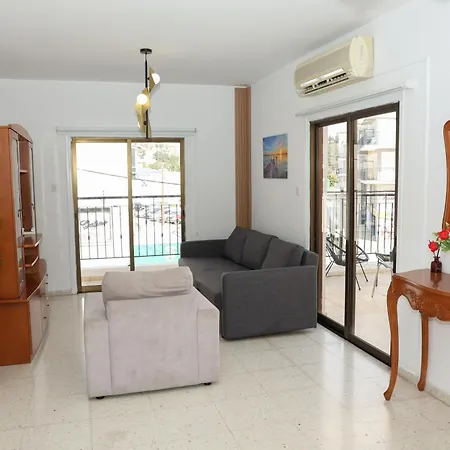 Διαμέρισμα Spacious 2 Bedroom Near Mall -internet 1gbps *