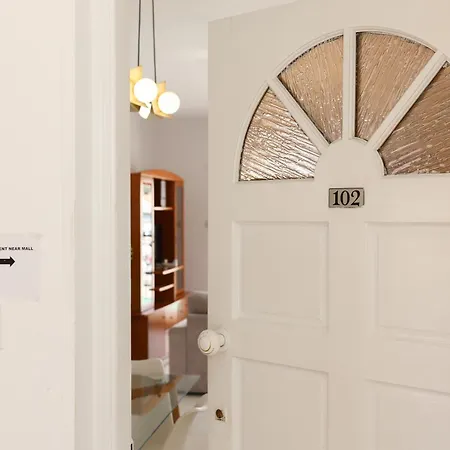 Διαμέρισμα Spacious 2 Bedroom Near Mall -internet 1gbps