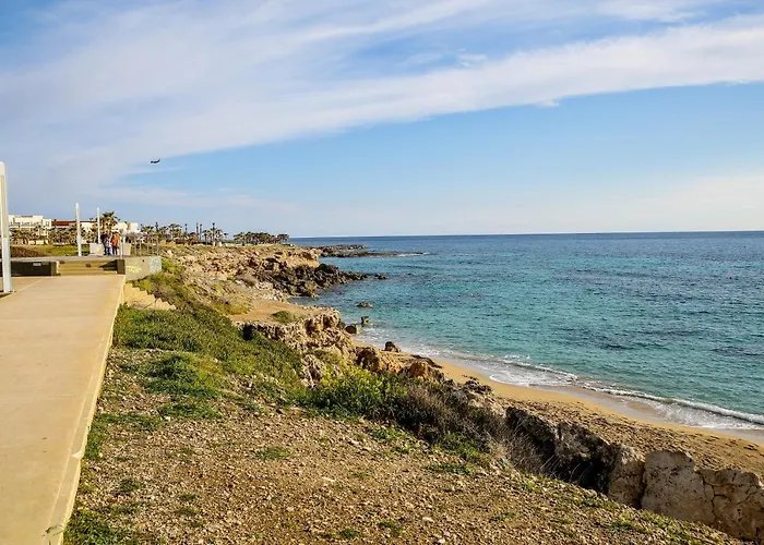 Apartmán Spacious 2 Bedroom Near Mall -internet 1gbps Paphos