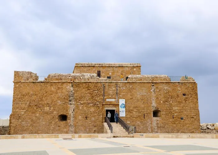 Spacious 2 Bedroom Near Mall -internet 1gbps