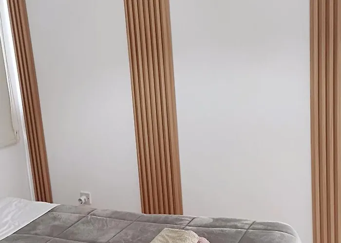 Spacious 2 Bedroom Near Mall -internet 1gbps *