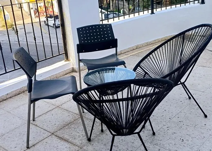 Spacious 2 Bedroom Near Mall -internet 1gbps