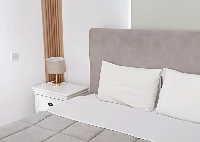 Apartamento Spacious 2 Bedroom Near Mall -internet 1gbps Paphos