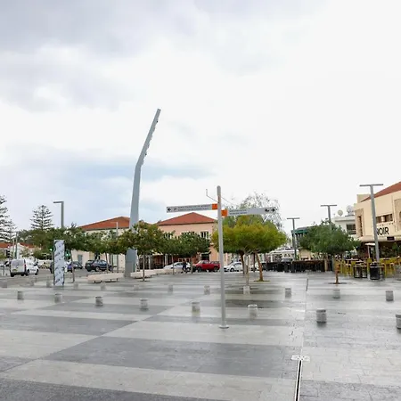 Spacious 2 Bedroom Near Mall -internet 1gbps Lejlighed *