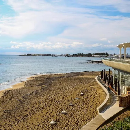 Lejlighed Spacious 2 Bedroom Near Mall -internet 1gbps