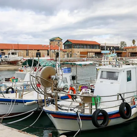 Spacious 2 Bedroom Near Mall -internet 1gbps Lejlighed