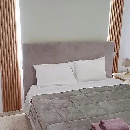 Spacious 2 Bedroom Near Mall -internet 1gbps Apartmán *