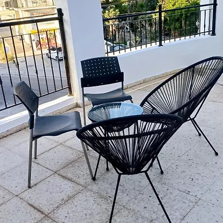 Spacious 2 Bedroom Near Mall -internet 1gbps