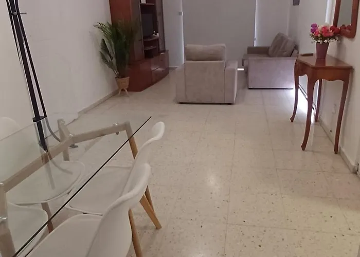 Spacious 2 Bedroom Near Mall -internet 1gbps * Paphos