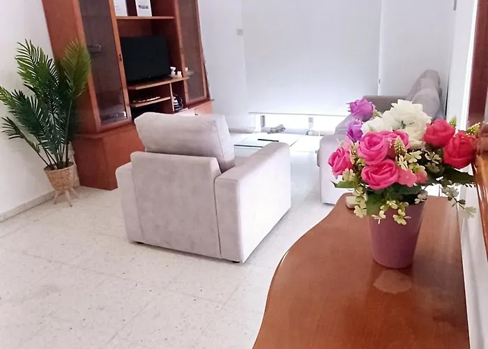 Spacious 2 Bedroom Near Mall -internet 1gbps *