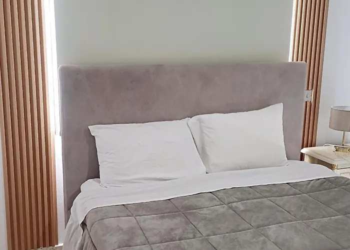 Spacious 2 Bedroom Near Mall -internet 1gbps Apartmán *