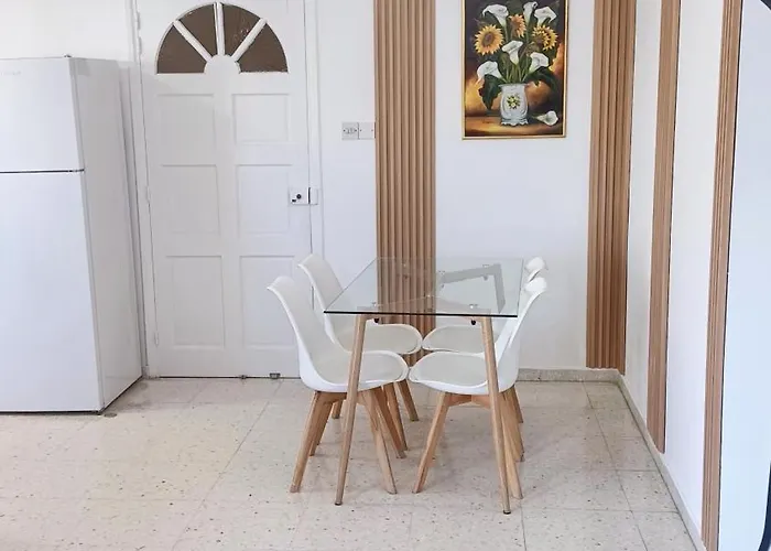 Spacious 2 Bedroom Near Mall -internet 1gbps Paphos