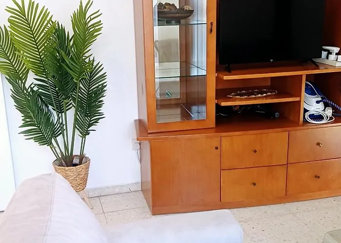 Spacious 2 Bedroom Near Mall -internet 1gbps *