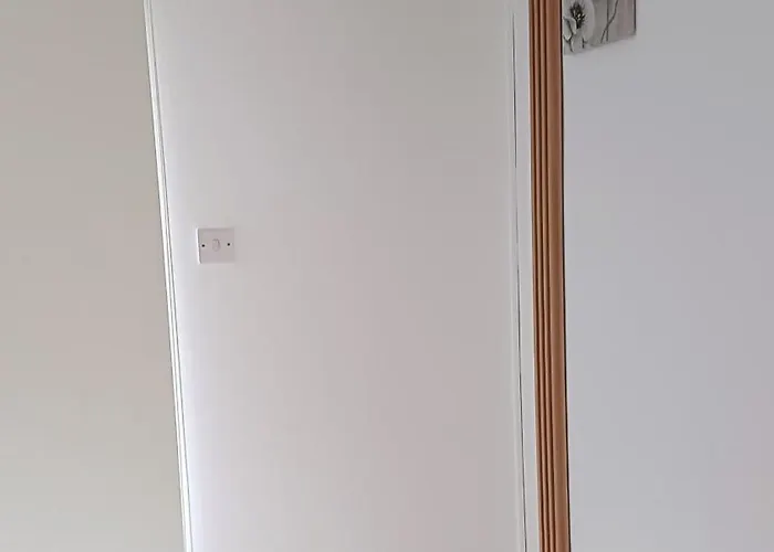 Spacious 2 Bedroom Near Mall -internet 1gbps